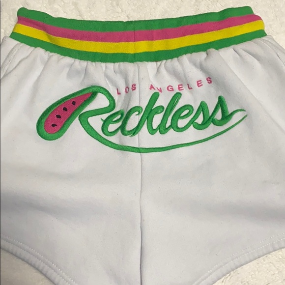 Short white shorts - Picture 3 of 4